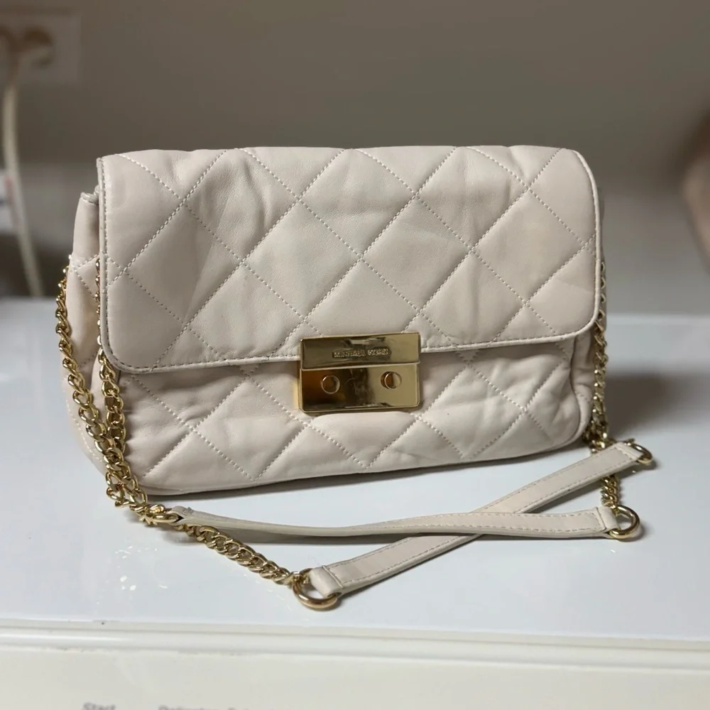 Michael Kors Small Quilted Leather Shoulder Bag - Off-White channel vibe - Picture 17 of 17